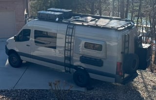 Luxe Nomad is a Luxury 2025 Sprinter 170" AWD