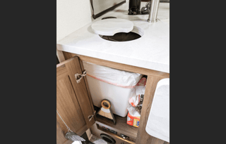 2021 27' RV with 3 Slides