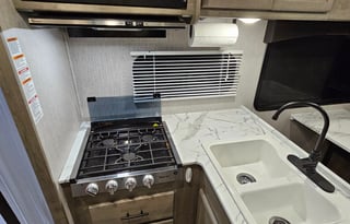 ALL INCLUSIVE 2022 Coachmen RV Freelander 27QB