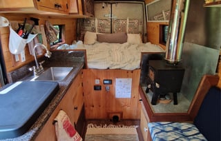 Sherpa: Converted Sprinter Van * Pet Friendly *