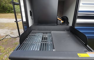 Holidays are here Book early 3 ACs, 2 Bathrooms!!!