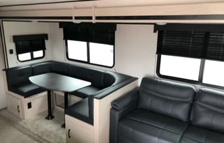 Ultimate Retreat on Wheels - Sleeps up to 10
