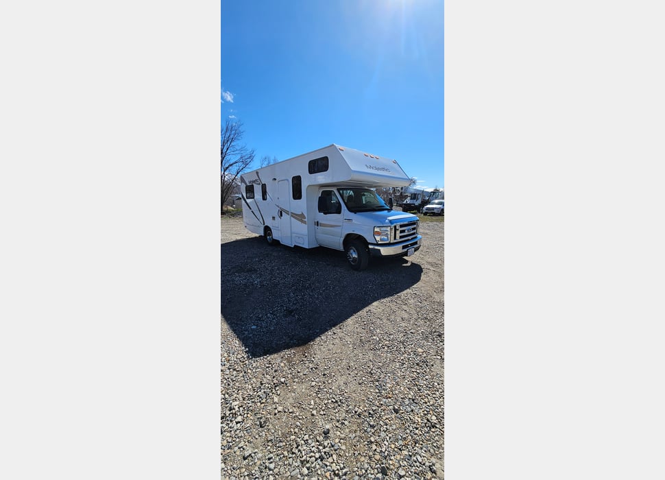 Class C Motor Home rentals in Mapleton