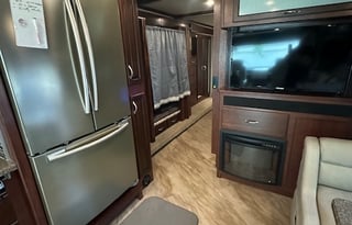 Let's Cruise with this Fleetwood Bounder Class A