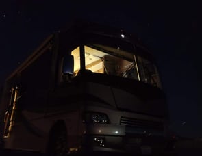 Winnebago Adventurer 38J