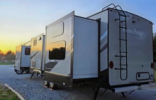 The Easy Living Retreat | Spacious RV + 1.5 Bath