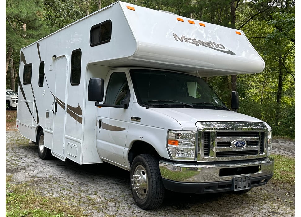 Class C Motor Home rentals in Richmond Hill