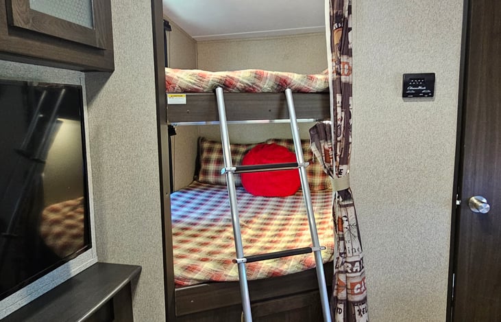 Double size bunk beds