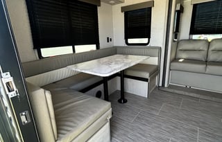 2023 EAST TO WEST Silver Lake 25krd