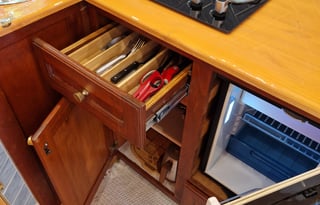 Edgar: Converted Sprinter Van * Pet Friendly *