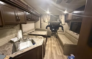 2019 Thor Motor Coach Four Winds 28Z