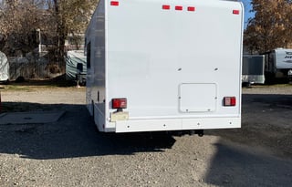 2017 Thor Motor Coach Four Winds 23A Grizzly5