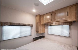 Coachmen leprechaun 270 qb