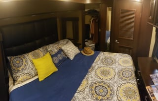 2015 Dutchmen RV Voltage V3990 Loaded!