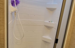 2022 Thor Chateau 28Z Easy to drive, tons of xtras