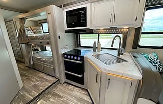 2024 Thor Geneva 31VT