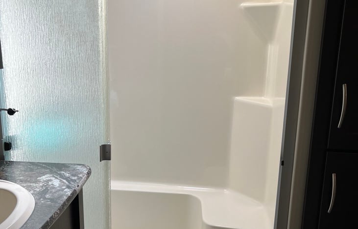 Has a very large shower.