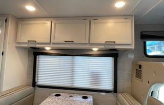25ft. RV — easy to drive, unique trip experience!