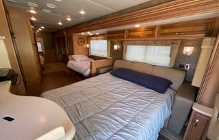 Beautiful Bay Star - Huge Floor Plan!