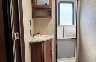 Cavs Camper - Beautiful 37' TT with Bunk House!!