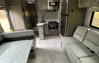 2023 Coachmen RV Freelander 26DS Ford 450