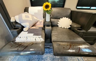 2 BATHROOMS 2 Bedrooms 2022 Condo on Wheels