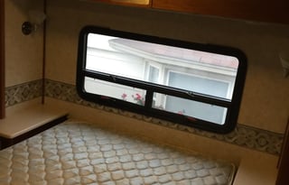 2004 Fleetwood RV Revolution LE 40E