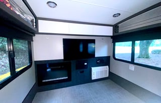 2022 inTech RV Luna Rover