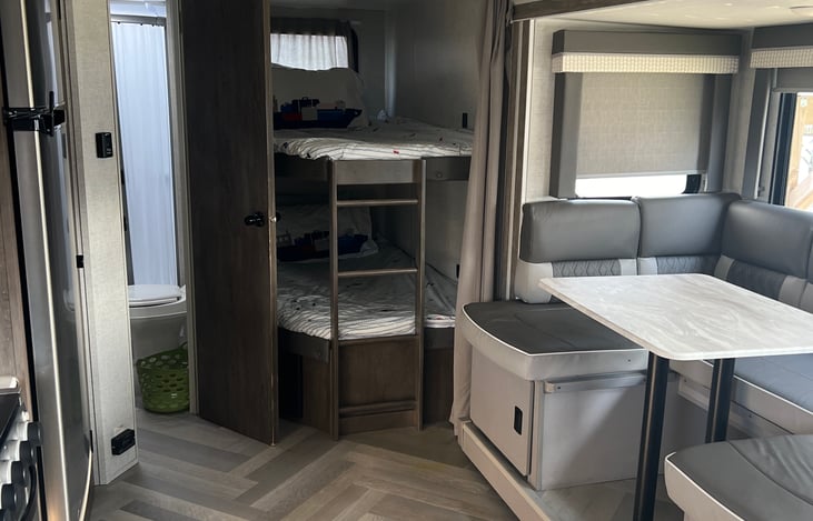 Cute and Cozy Bunks equipped with luxury bedding! Views straight to the big screen TV!