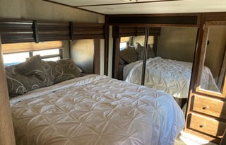 Keystone Sprinter Bunkhouse Gooseneck 5th Wheel