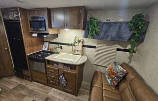 HAPPY LIFE RENTALS