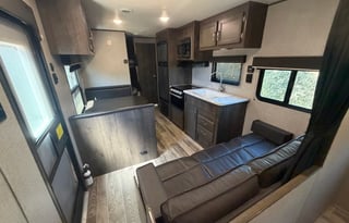 Spacious Clean 29' Jayco Travel Trailer