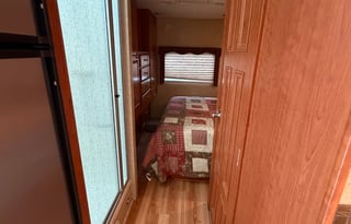 Lexington Class C | 3 Slide-Outs - Low Miles