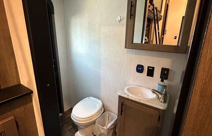 2nd bathroom
