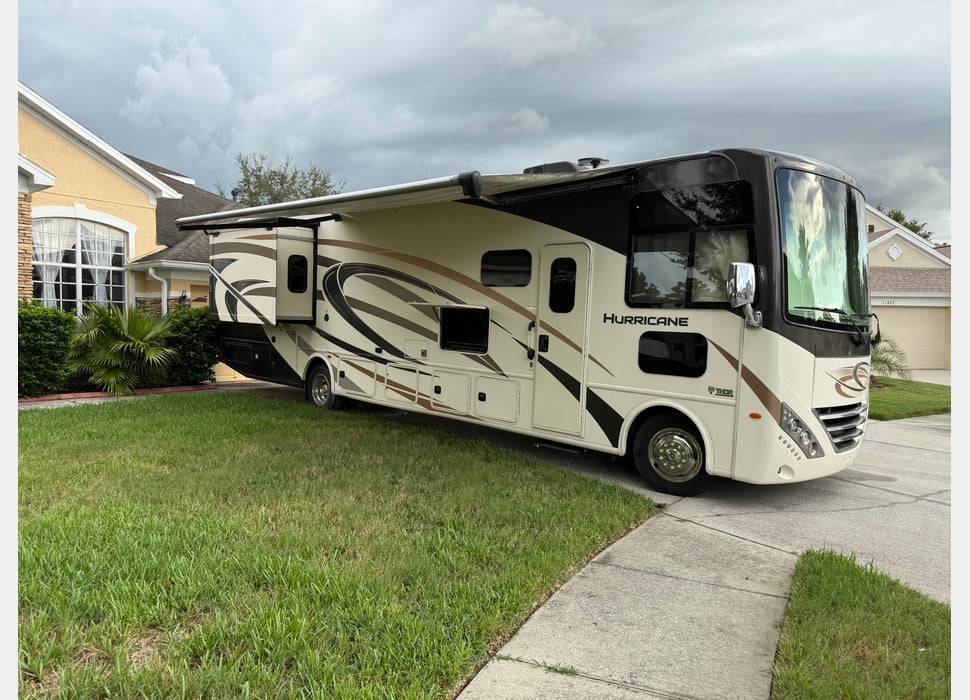 Class A Motor Home rentals in Apollo Beach