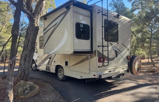 2019 Thor Chateau 22B • Low Miles • Dual Cameras