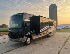 Fleetwood RV Bounder 35K