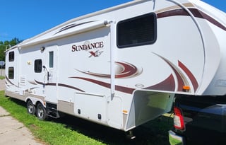 5th Wheel Camper Rental on Famous Devils Lake ND!