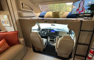 'Maverick' Sleeps 8! Loaded with Comfort Amenities