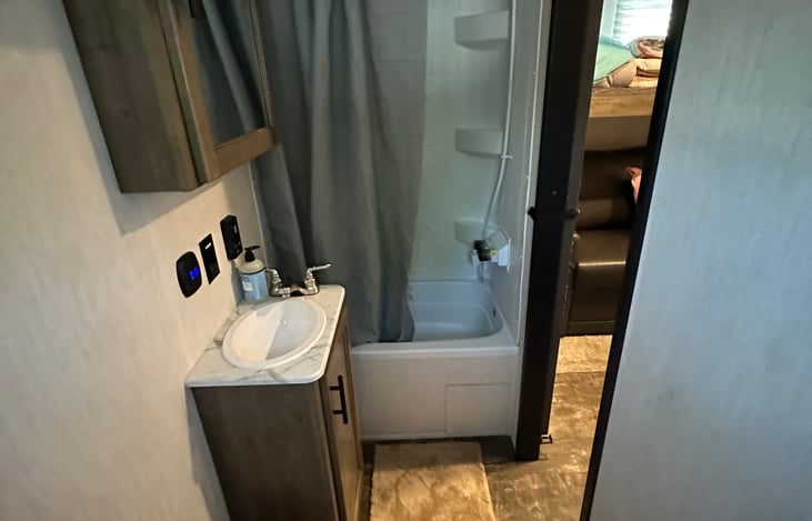 shower on 2nd bathroom