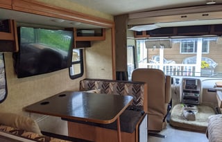 2016 Winnebago Vista 31BE Harvey The RV
