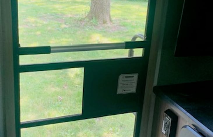 Screen door to enjoy the fresh air.