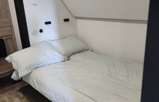 Holidays are here Book early 3 ACs, 2 Bathrooms!!!