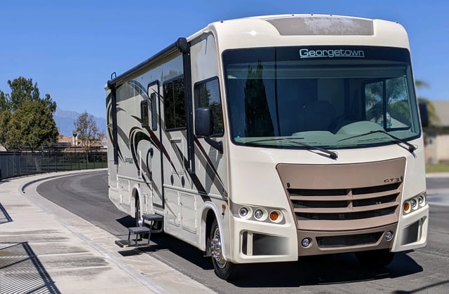 Class A motorhome: 31.0 Georgetown 3 Series 31B3 Class A Motor Home