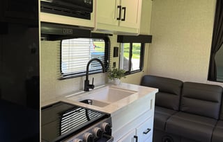 2024 Jay Flight | Sleeps 10 | Delivery Available