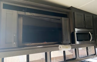 Luxury Camping! Fully Equipped 35ft 5th Wheel!