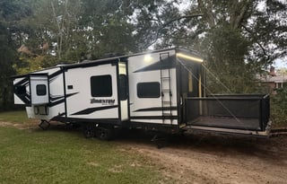 2024 Grand Design Momentum G-Class 28G