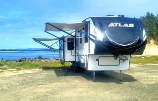 Coastal Couples Dutchmen Atlas Fifth Wheel