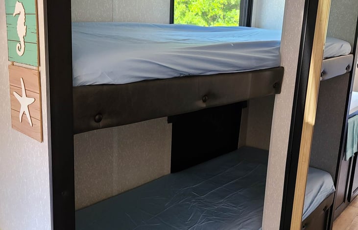 2 Twin size bunk beds