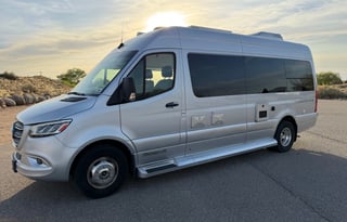 Luxury 2022 Pleasure-Way Plateau FL